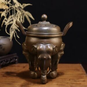 LƯ ĐỒNG ĐỐT TRẦM CHÂN VOI